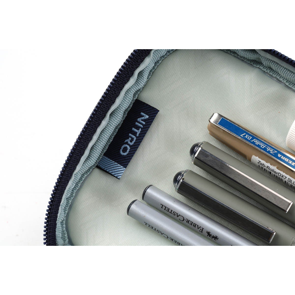 21820427_01HVTJ1BBSWX8RR0T9389XD2VF3BUH2CvaNNhYQ